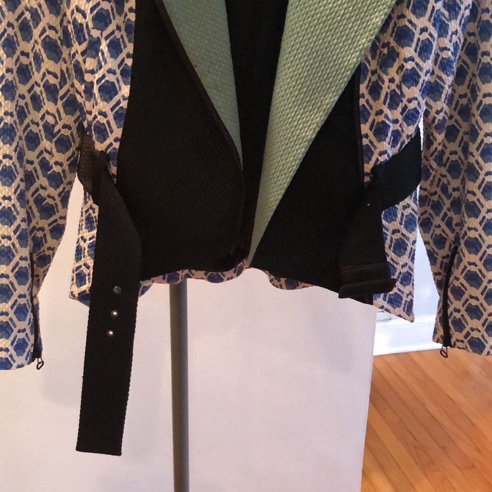 Blue & green patterned jacket - image 7